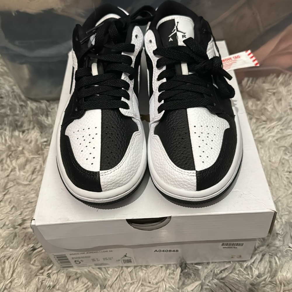 Women’s air Jordan 1 low. Black and white mix